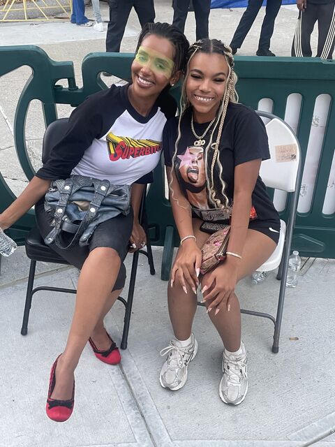 Jaychele with CHXRRY at a Mariah the Scientist live show.